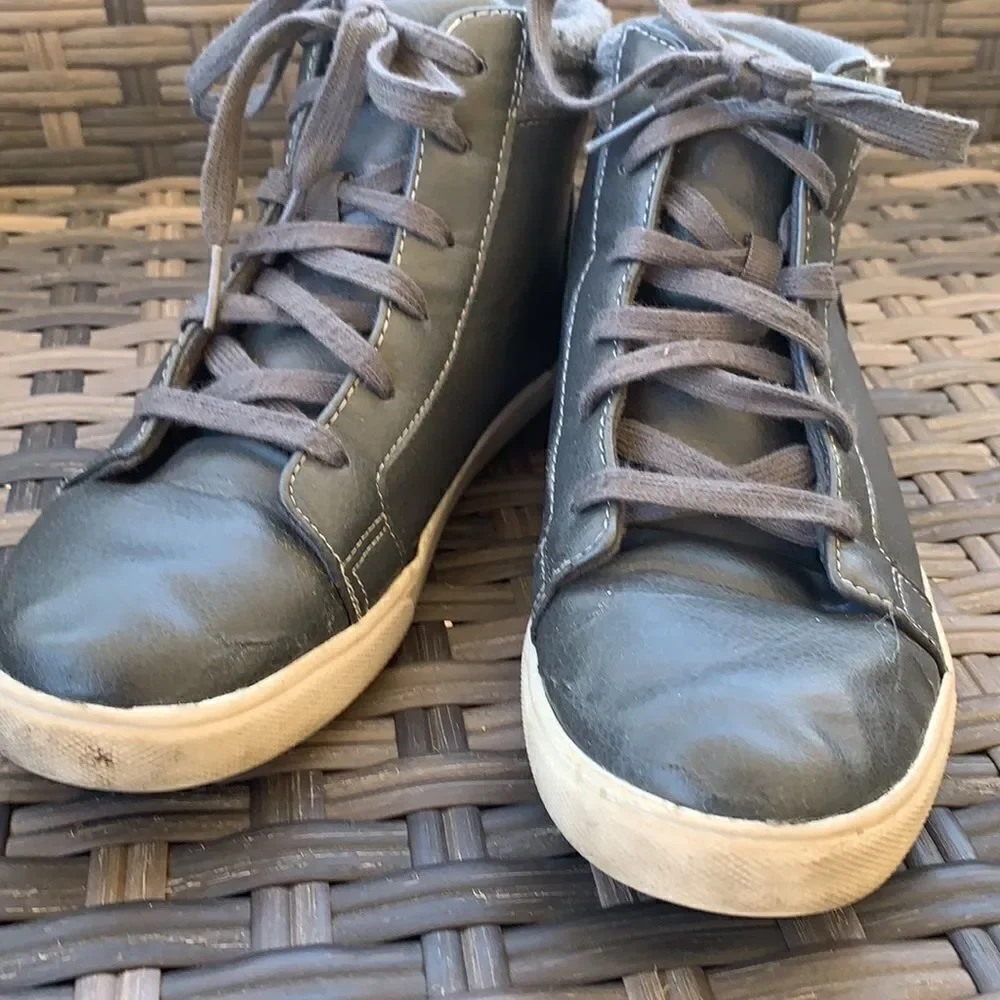 Boy sneakers
